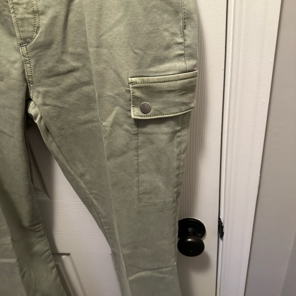 NWT Joes maternity pants - size 33 - Picture 2 of 5